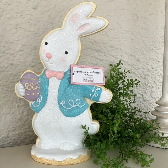 Cupcakes and Cashmere Sugar Cookie Couple Bunnies - Picture 5 of 8